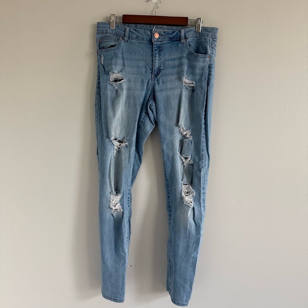 Refuge Light Blue Distressed Skinny Jeans